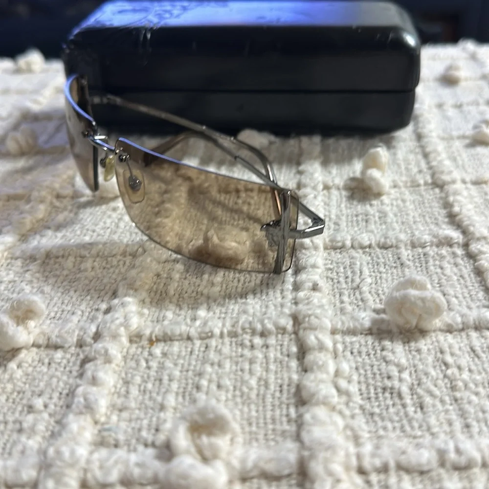 Versace - Picture 3 of 7